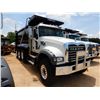 Image 4 : 2020 MACK GR64F Dump Truck