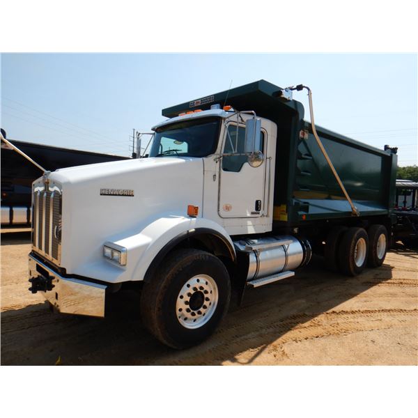 2019 KENWORTH T800 Dump Truck