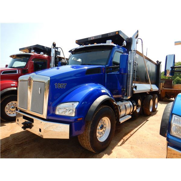 2018 KENWORTH T880 Dump Truck