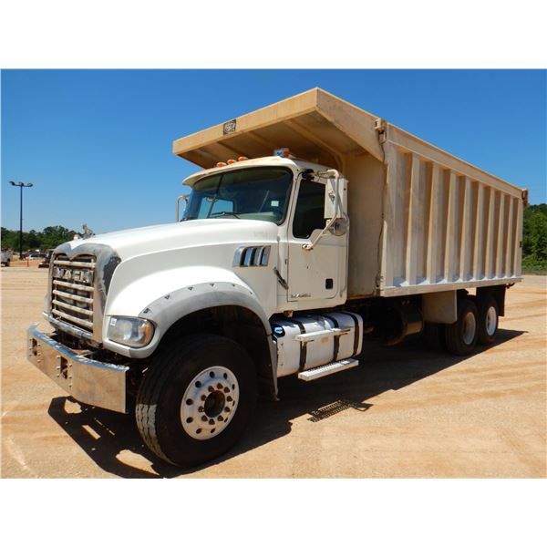 2015 MACK GU713 Dump Truck
