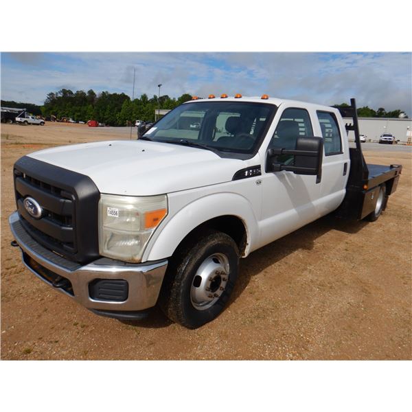 2011 FORD F350 XL Flatbed Truck
