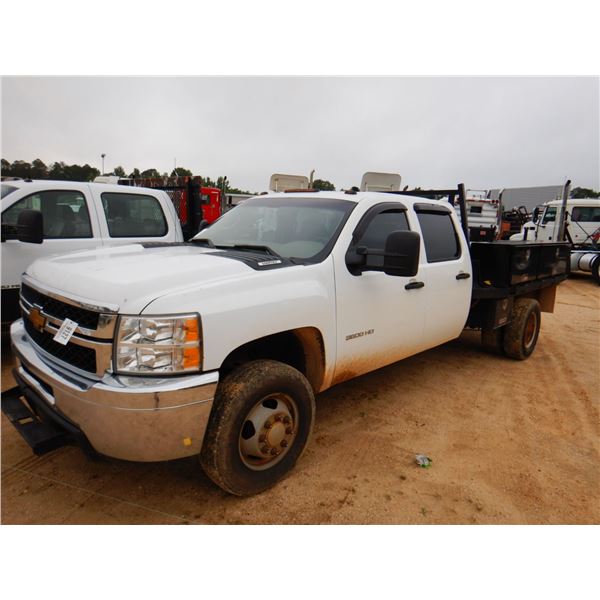 2013 CHEVROLET 3500 HD Flatbed Truck