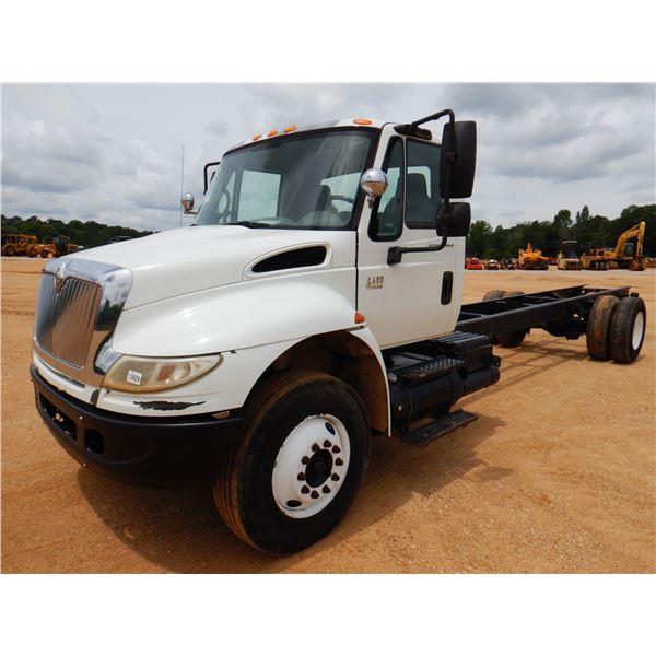 2007 INTERNATIONAL 4400 Cab and Chassis Truck