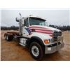 Image 4 : 2006 MACK CV713 Roll Off Truck