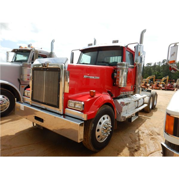 2015 WESTERN STAR 4900EX Day Cab Truck