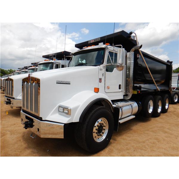 2019 KENWORTH T800 Dump Truck