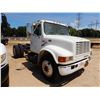Image 4 : 1999 INTERNATIONAL 4700 Cab and Chassis Truck