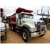Image 4 : 2020 MACK GR64F Dump Truck