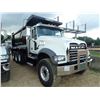 Image 3 : 2020 MACK GR64F Dump Truck