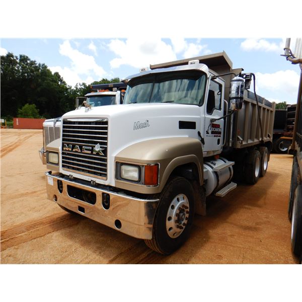 2005 MACK CH613 Dump Truck