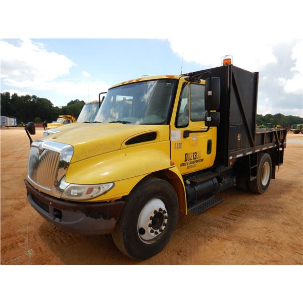 2002 INTERNATIONAL 4400 Flatbed Dump Truck