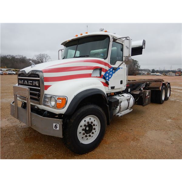 2006 MACK CV713 Roll Off Truck