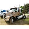 Image 1 : 2011 VOLVO VHD Day Cab Truck