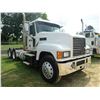Image 3 : 2011 MACK CHU613 Day Cab Truck