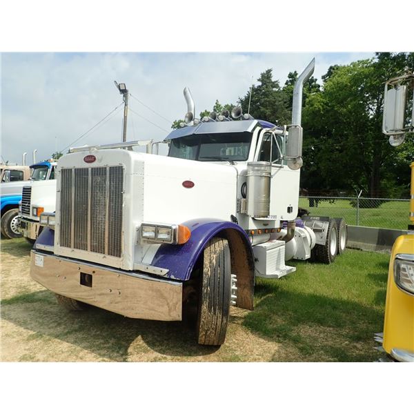 2001 PETERBILT 379 Day Cab Truck