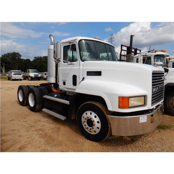 1999 MACK CH613 Day Cab Truck