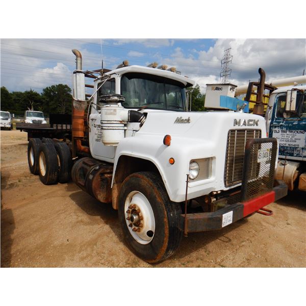 1986 MACK R688ST Day Cab Truck