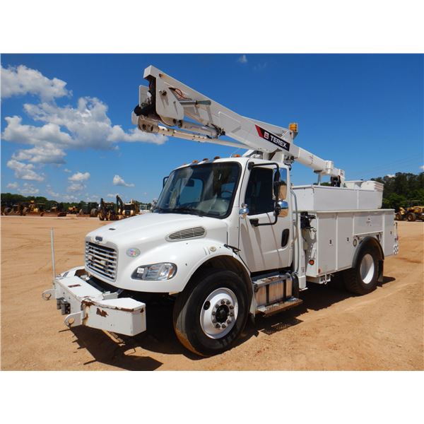 2013 FREIGHTLINER M2 Bucket Truck