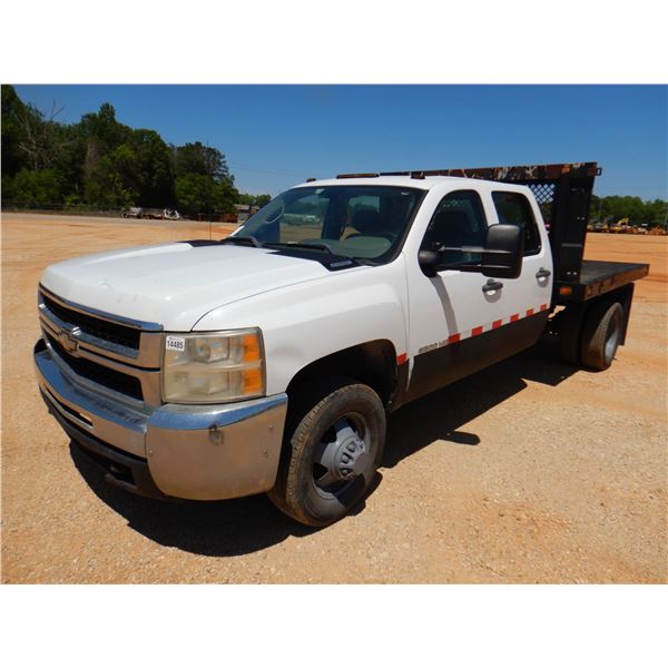 2010 CHEVROLET 3500 HD Flatbed Truck