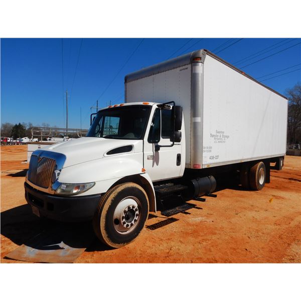 2005 INTERNATIONAL 4300 Box Truck