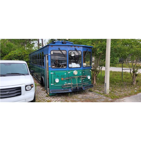 2005 FREIGHTLINER XB 27 TROLLEY Bus