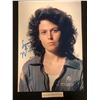 Image 1 : SIGOURNY WEAVER SIGNED ALIENS 8 X 10 ( REAL AUTHENTICS COA)