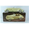 Image 1 : 1937 CERAMIC CORD COLLECTABLE CAR