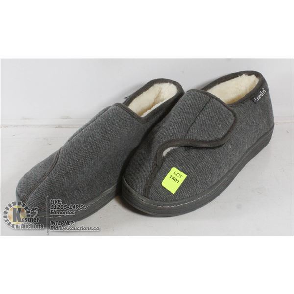 GARATIA SIZE 39-40 VELCRO CLOSE SLIPPERS.