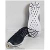 Image 1 : PAIR OF SIZE EU 42 BREATHABLE MESH RUNNING SHOES.