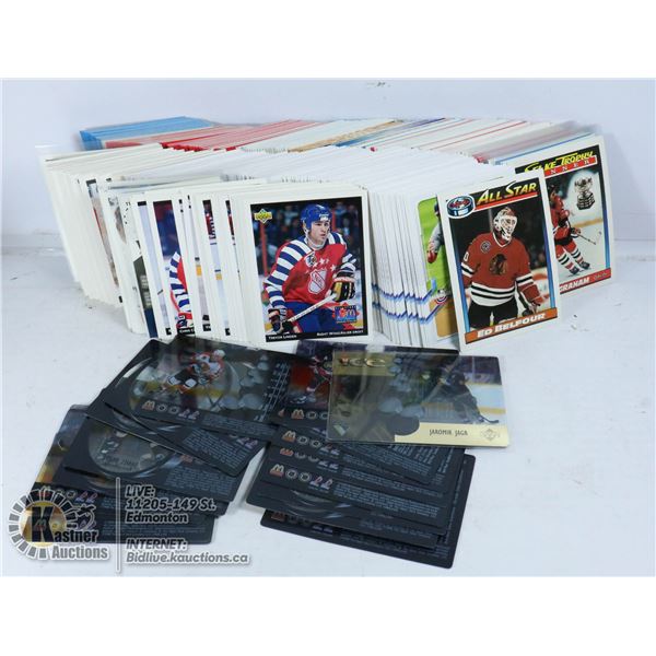 HUNDREDS OF COLLECTABLE SPORTS CARDS