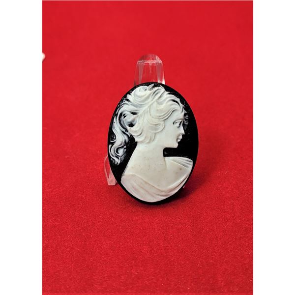 12)  BLACK BACKROUND WITH CREAMY WHITE