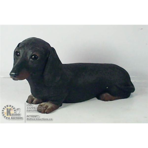 SIGNED SANDICAST BLACK DASHUND