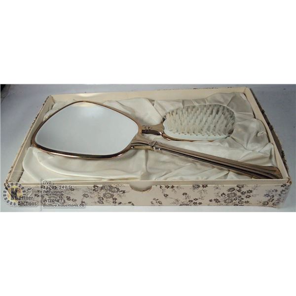 VINTAGE BRASS BRUSH AND MIRROR SET