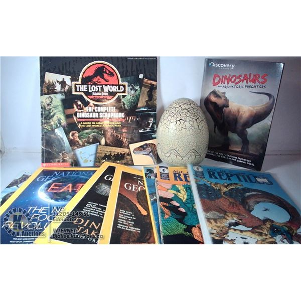 BOX OF JURASSIC PARK AND DINOSAUR ITEMS