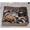 Image 1 : LARGE FLAT OF ASSORTED DESIGNER STYLE SUNGLASSES