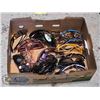 Image 1 : LARGE FLAT OF ASSORTED DESIGNER STYLE SUNGLASSES