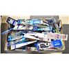 Image 1 : FLAT LOT OF BRAND NAME TOOTH BRUSHES