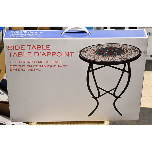 SIDE TABLE WITH METAL BASE