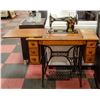 Image 3 : ANTIQUE SINGER TREDDLE SEWING MACHINE IN CABINET