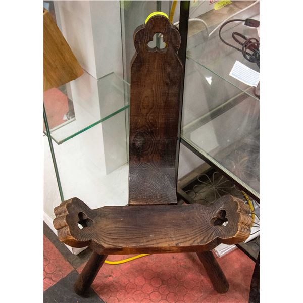 1910'S ANTIQUE BIRTHING CHAIR