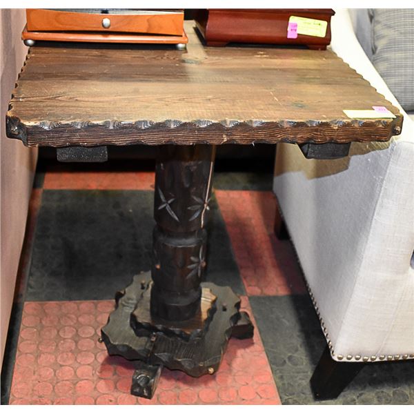 ANTIQUE WOOD ACCENT TABLE