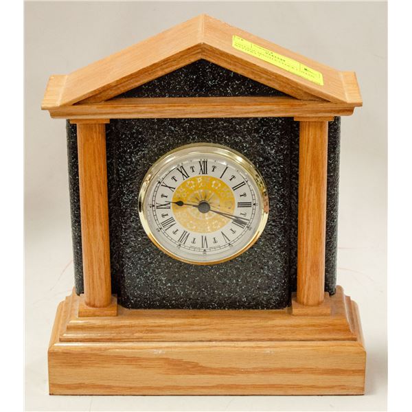 VINTAGE MANTLE CLOCK ( NEEDS BATTERY )