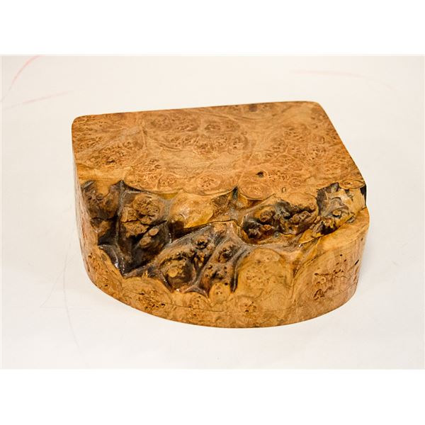 ORNATE BURLE WOOD BOX WITH VARIOUS HEALING STONES