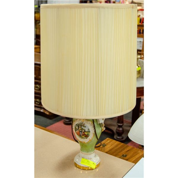 VINTAGE LAMP WITH A  RENAISSANCE SCENE ON IT