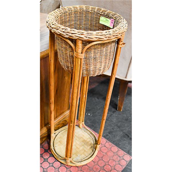 WICKER PLANTSTAND
