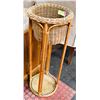 Image 1 : WICKER PLANTSTAND