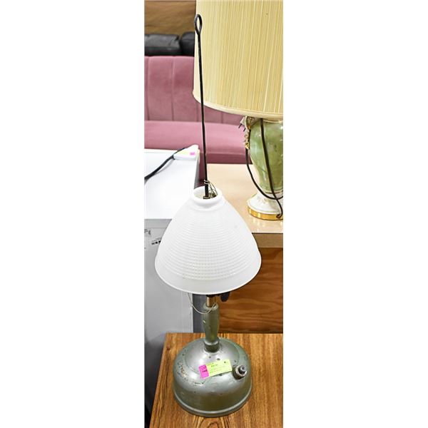 VINTAGE COLEMAN LANTERN MODEL 158 WITH SHADE