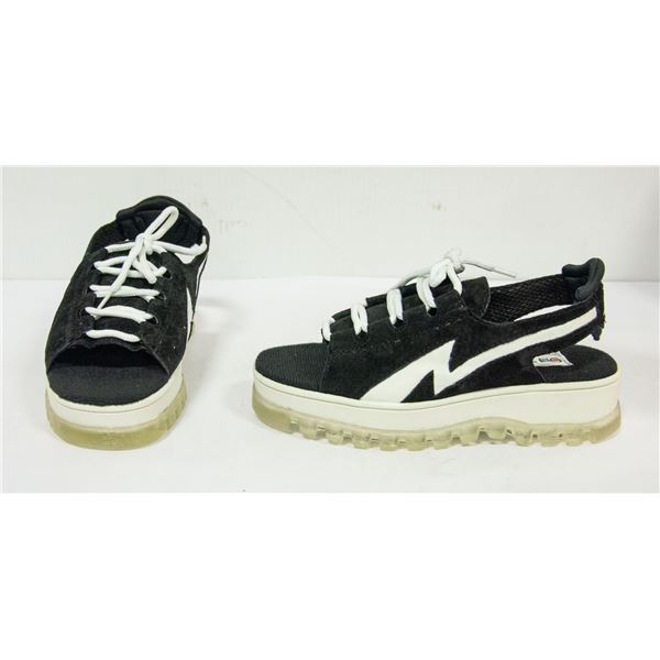 CHINESE LAUNDRY LOS ANGELES GINA SIZE: 6.5 SHOES