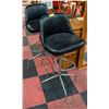 Image 1 : 2 BLACK BAR STOOLS