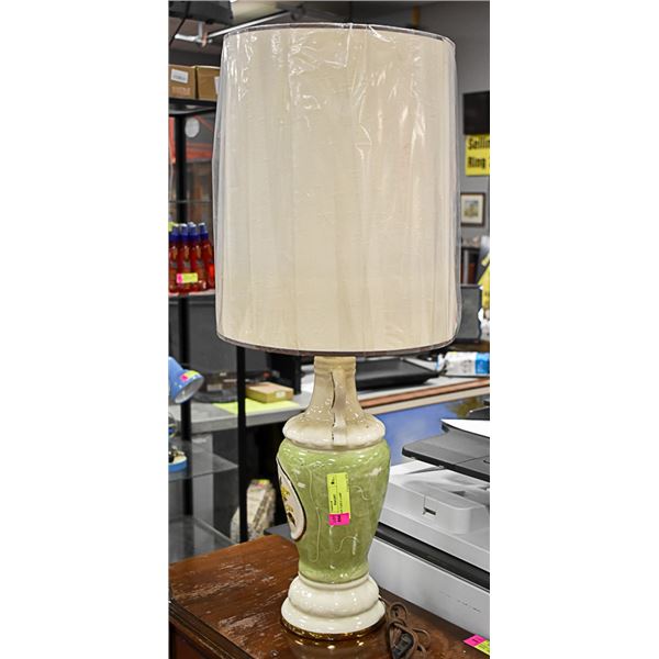 VINTAGE TABLE LAMP